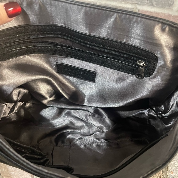 Simply Vera Vera Wang Elegant Black Diamond Pattern Shoulder Bag - Picture 9 of 12